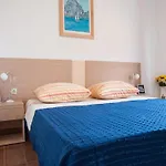 Paula - One Bedroom With Terrace 2 Apartamento
