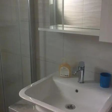 Paula - One Bedroom With Terrace 2 Jezera