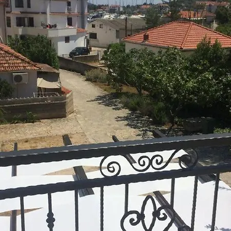 Paula - One Bedroom With Terrace 2 Apartment *