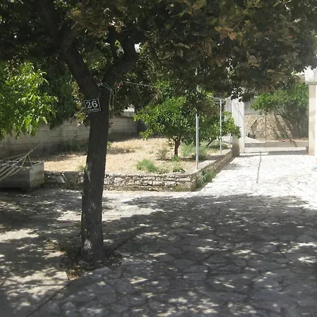 Paula - One Bedroom With Terrace 2 Apartment Jezera