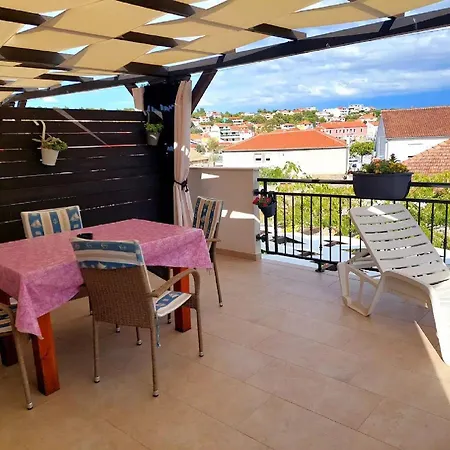 Paula - One Bedroom With Terrace 2