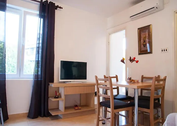 公寓 Paula - One Bedroom With Terrace 2 耶泽拉