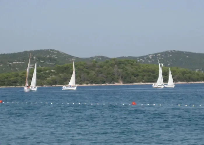 Paula - One Bedroom With Terrace 2 Jezera