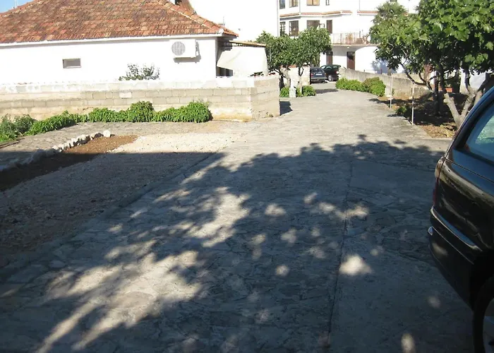 Appartement Paula - One Bedroom With Terrace 2 Jezera