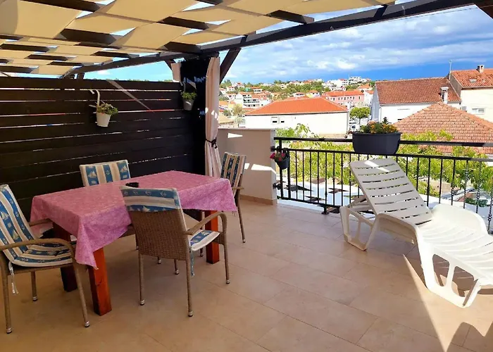 Paula - One Bedroom With Terrace 2